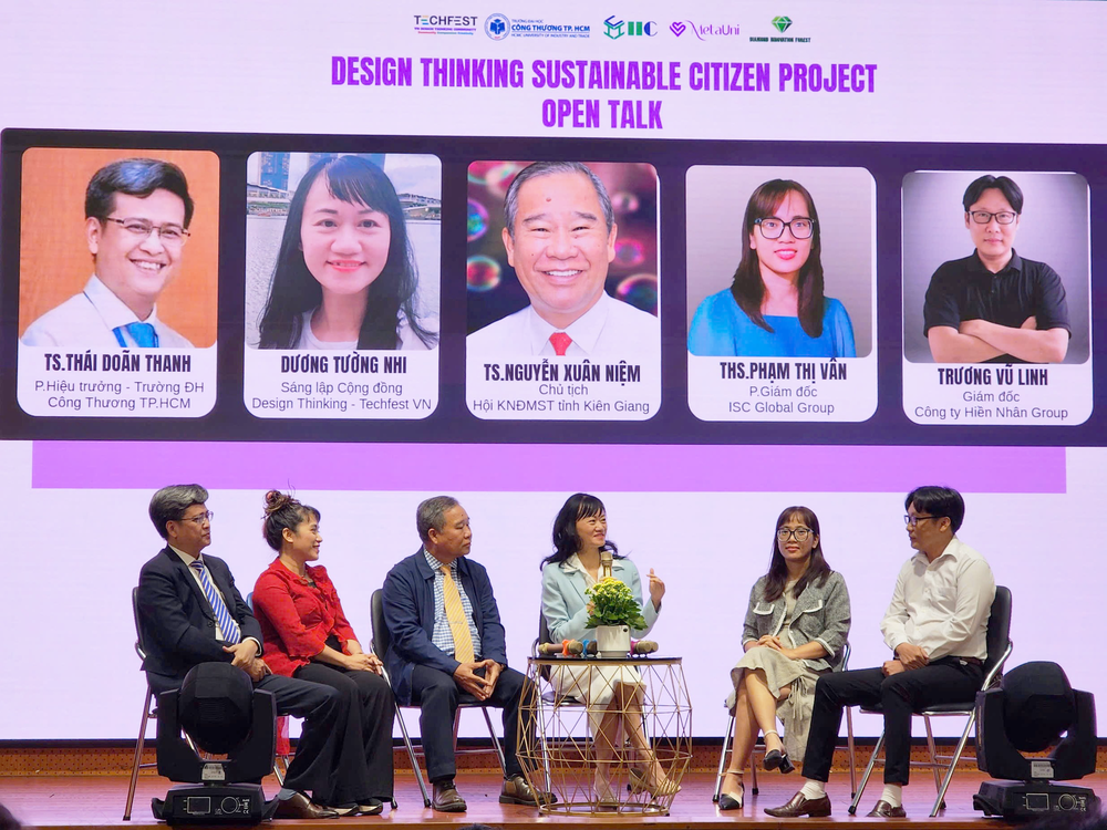 Bà Dương Tường Nhi - Trưởng Làng Design Thinking đặt câu hỏi cho Ông Trương Vũ Linh - CEO Công ty CP Hiền Nhân Group